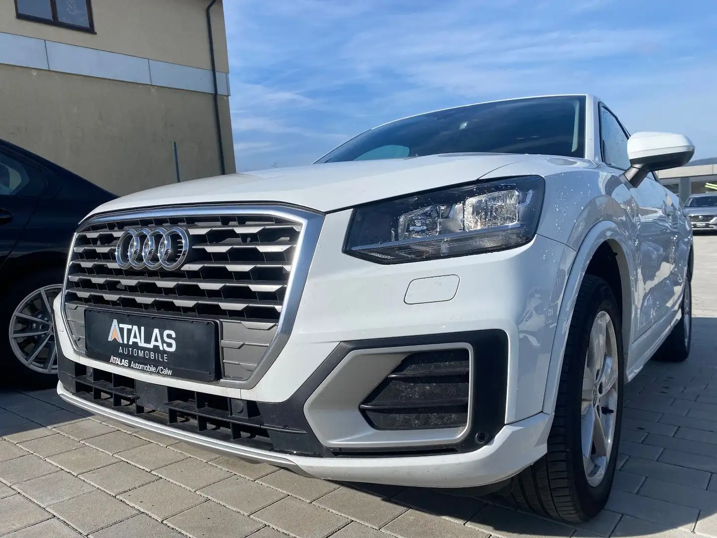 Audi Q2 TDI Sport Design*S tronic* Blanc - 1