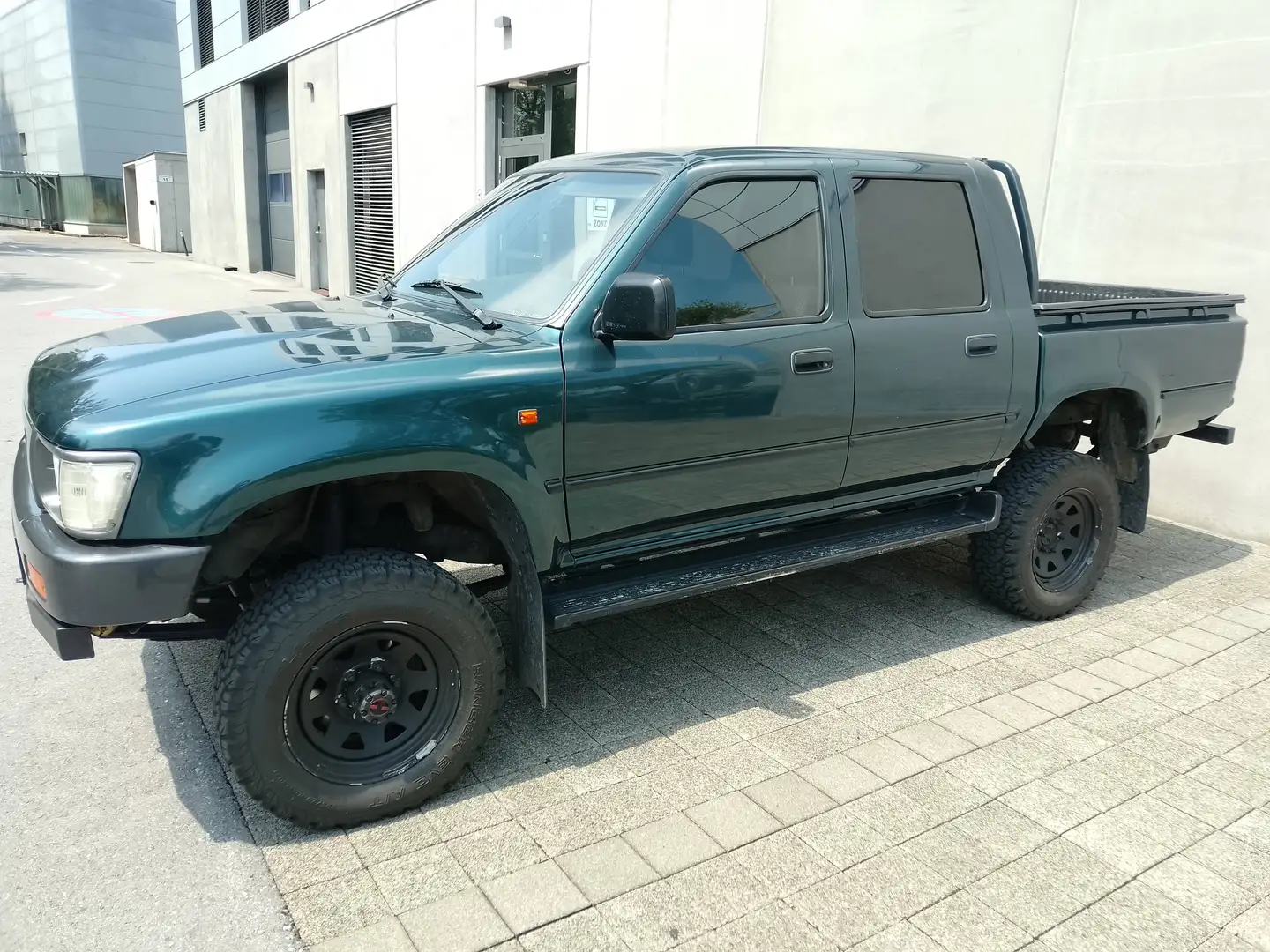 Toyota Hilux LN105 2,4D DoKa 4WD LSD Grün - 1