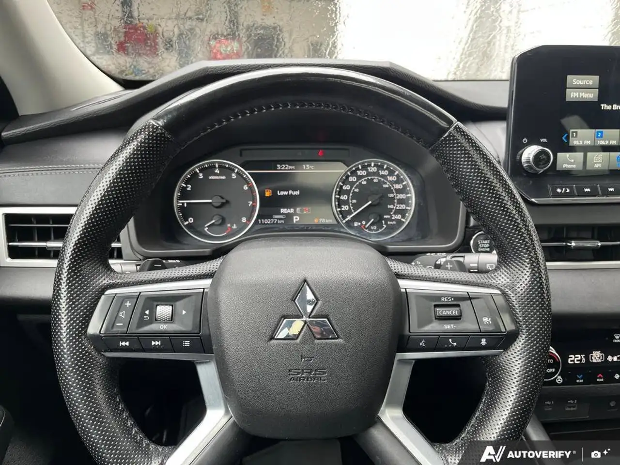 Mitsubishi Outlander снимка Mitsubishi Outlander