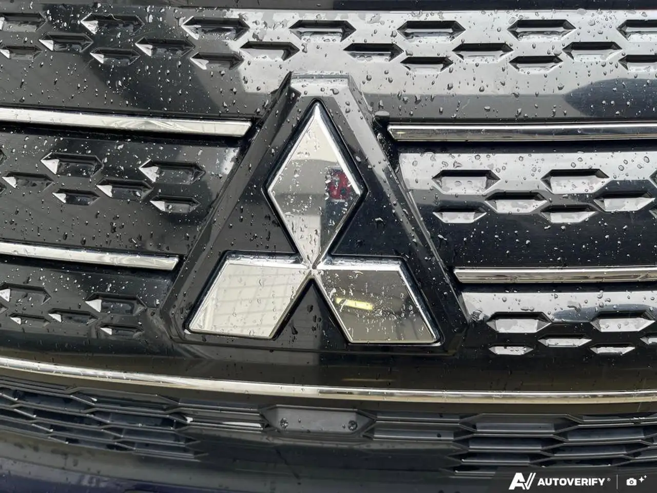 Mitsubishi Outlander снимка Mitsubishi Outlander