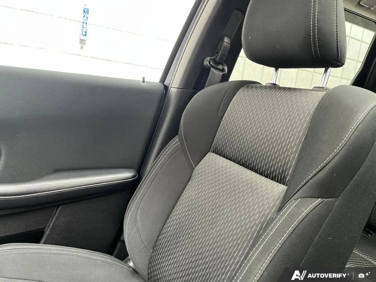 Mitsubishi Outlander снимка Mitsubishi Outlander