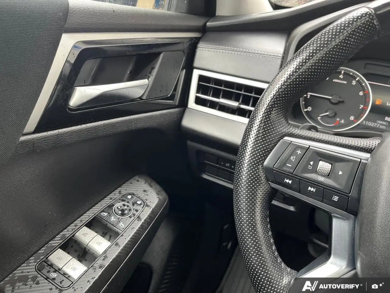 Mitsubishi Outlander снимка Mitsubishi Outlander