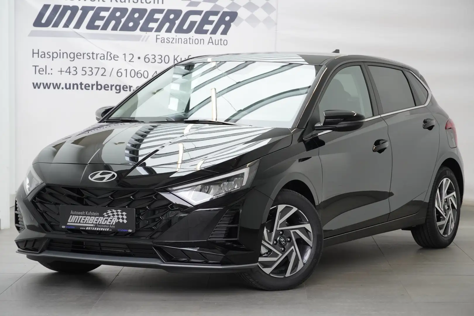 Hyundai i20 GO Plus 1.2 MPI Schwarz - 2