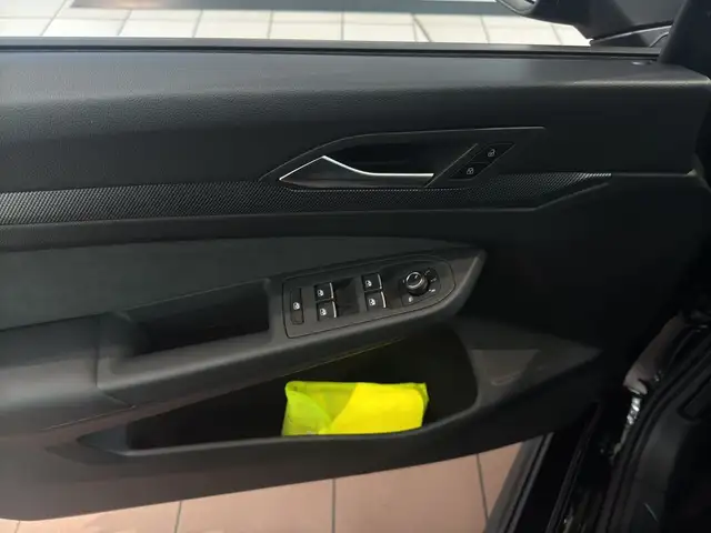 Volkswagen Golf view 8