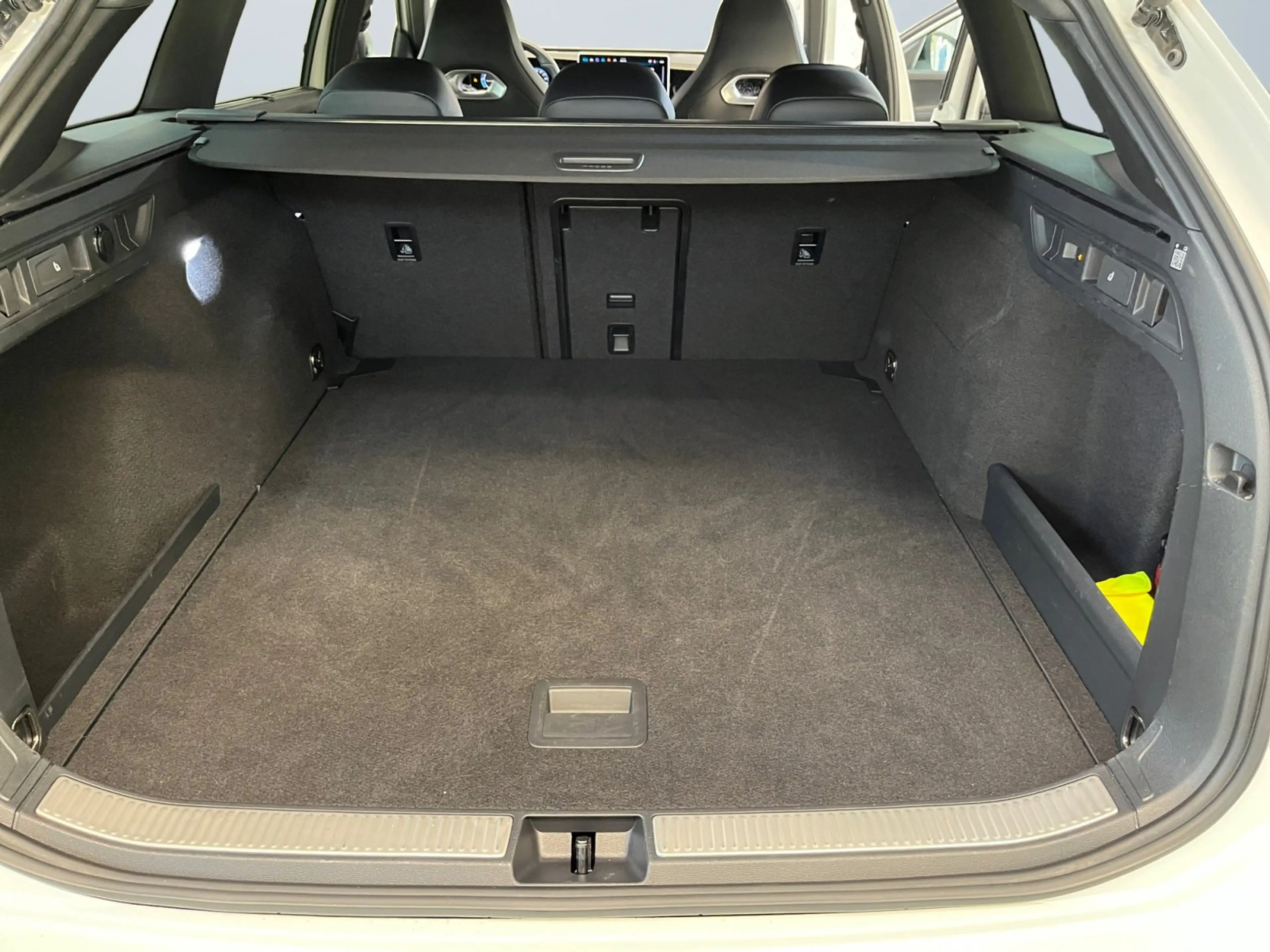 Volkswagen Passat Variant R-Line 2.0 TDI DSG 4Motion AHK DCC — photo 14