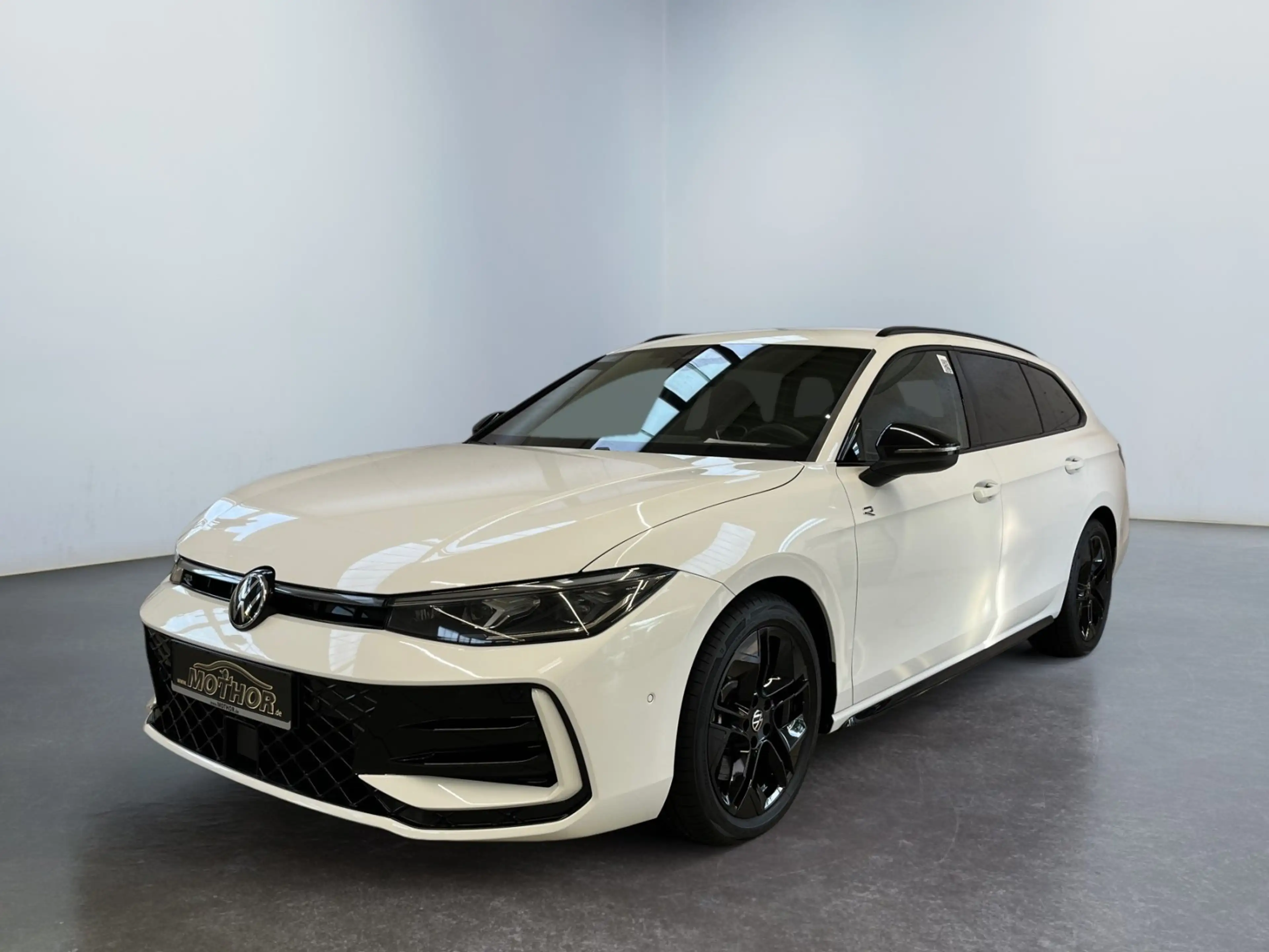 Volkswagen Passat Variant R-Line 2.0 TDI DSG 4Motion AHK DCC — photo 2