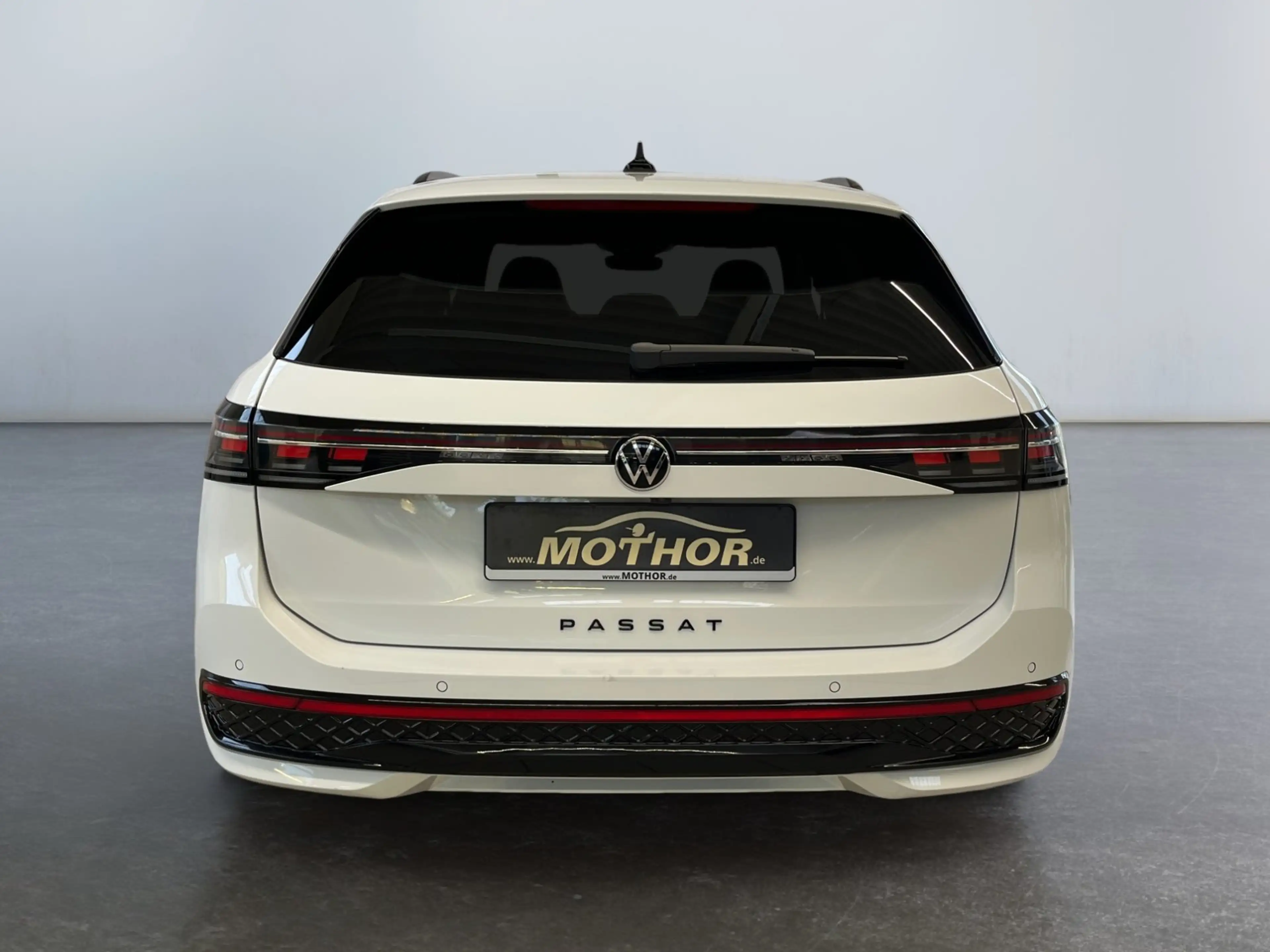 Volkswagen Passat Variant R-Line 2.0 TDI DSG 4Motion AHK DCC — photo 5