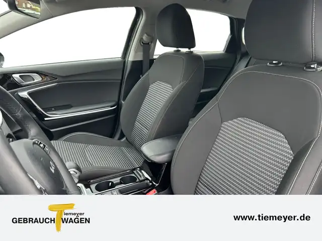 Kia Ceed view 10