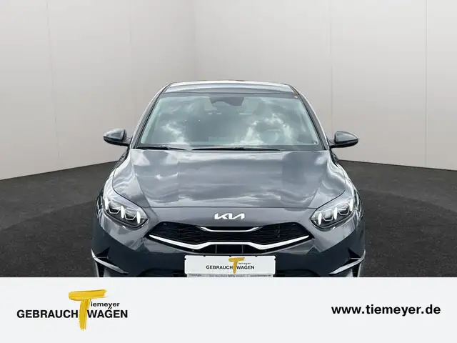 Kia Ceed view 2