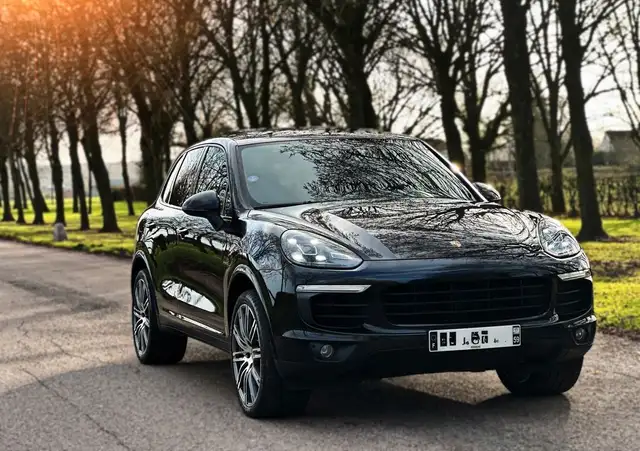 Porsche Cayenne 3.0 416 ch E-Hybrid Platinium Edition SUIVIS COMPLET