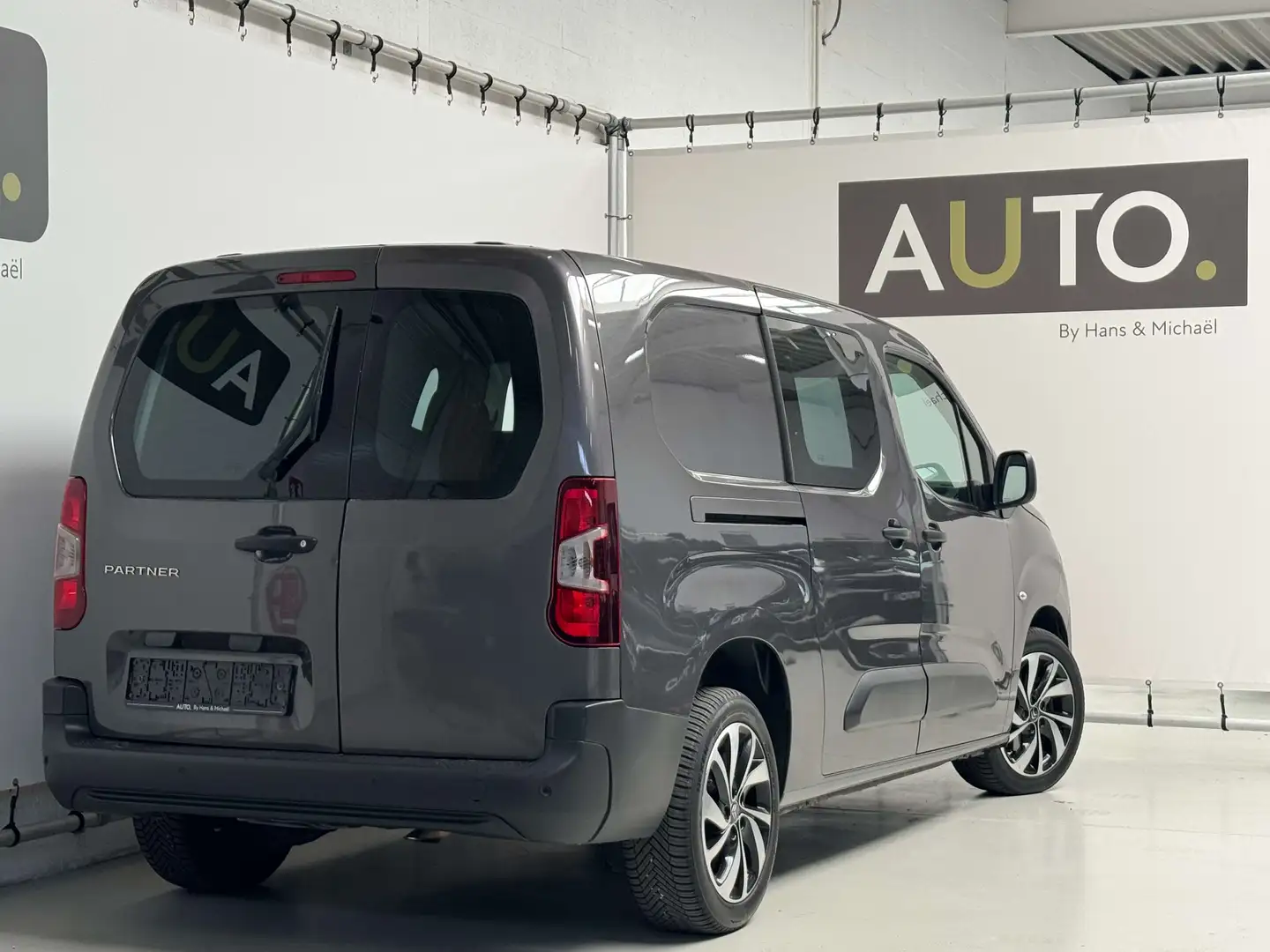 Peugeot Partner 1.5HDi L2 Dubbele Cabine Automaat *5PL*NAVI*CRUISE Gris - 2