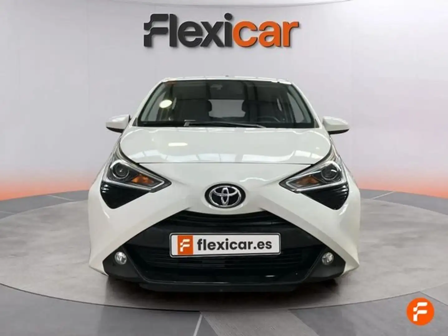 Toyota Aygo 70 x-play Blanco - 2