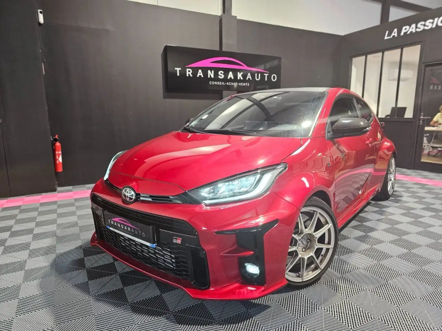 Toyota Yaris GR 1.6L Pack Premium Rouge - 1