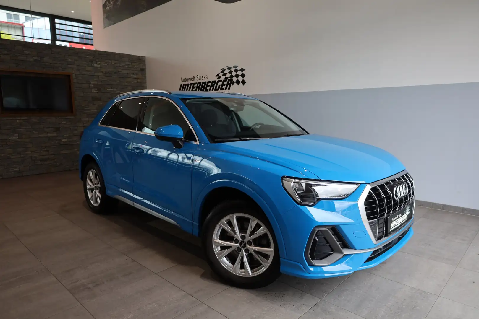 Audi Q3 45 TFSIe S line Klimaaut. PDC Blau - 1