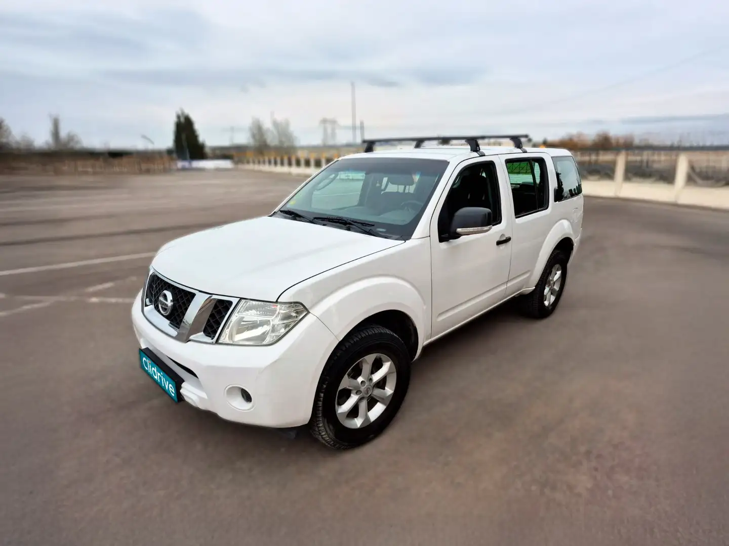 Nissan Pathfinder 2.5dCi LE Белый - 2