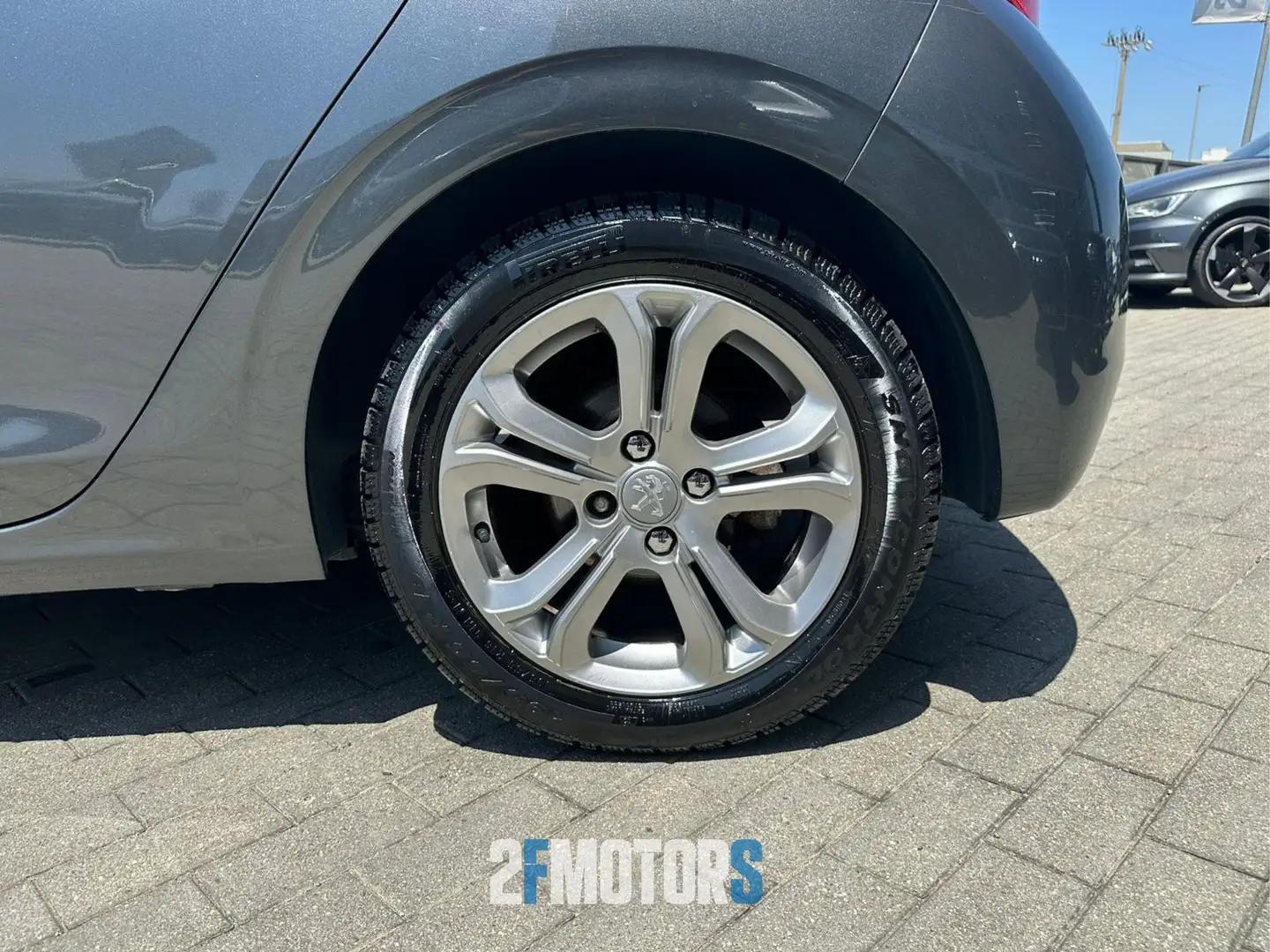 Peugeot 208 5p 1.6 e-hdi 8v Allure Grigio - 2