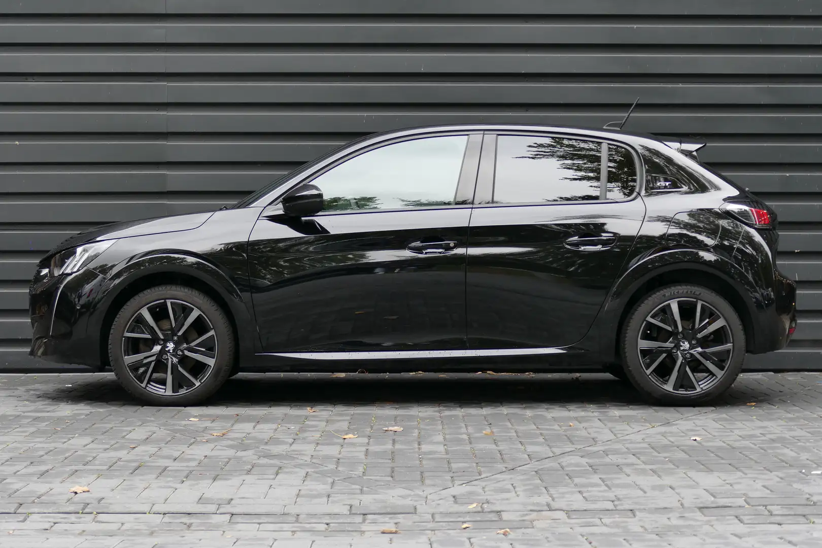 Peugeot 208 1.2 PURETECH 100PK 5-DRS GT / NAVI / CLIMA / PDC / Noir - 2