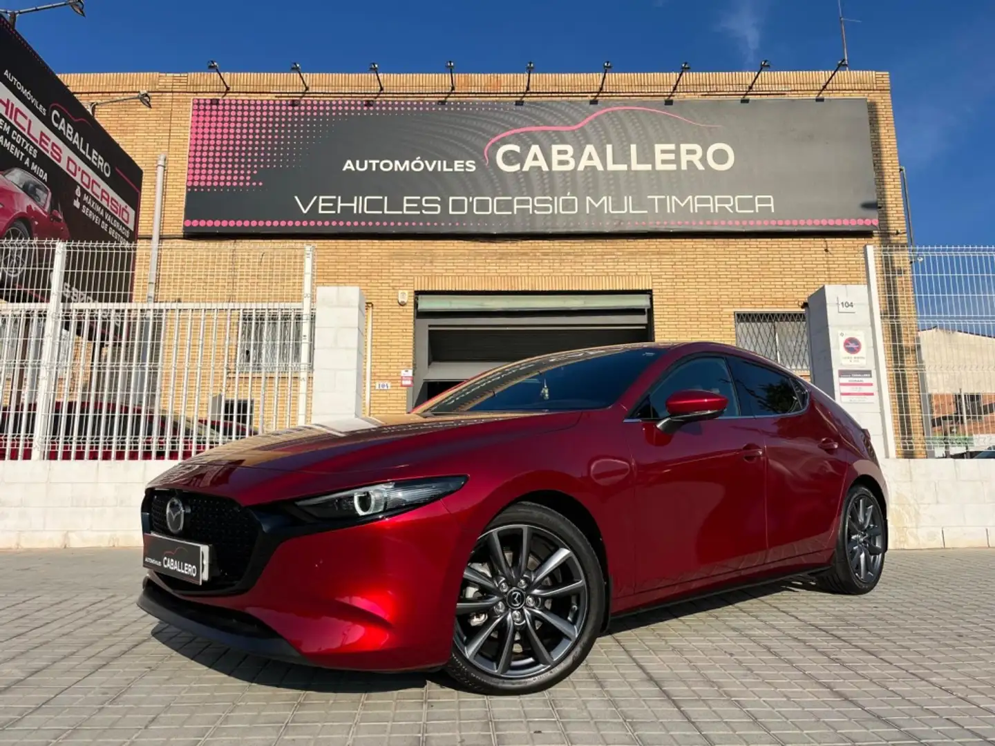 Mazda 3 2.0 e-Skyactiv-G Zenith Safety 90kW Rojo - 1