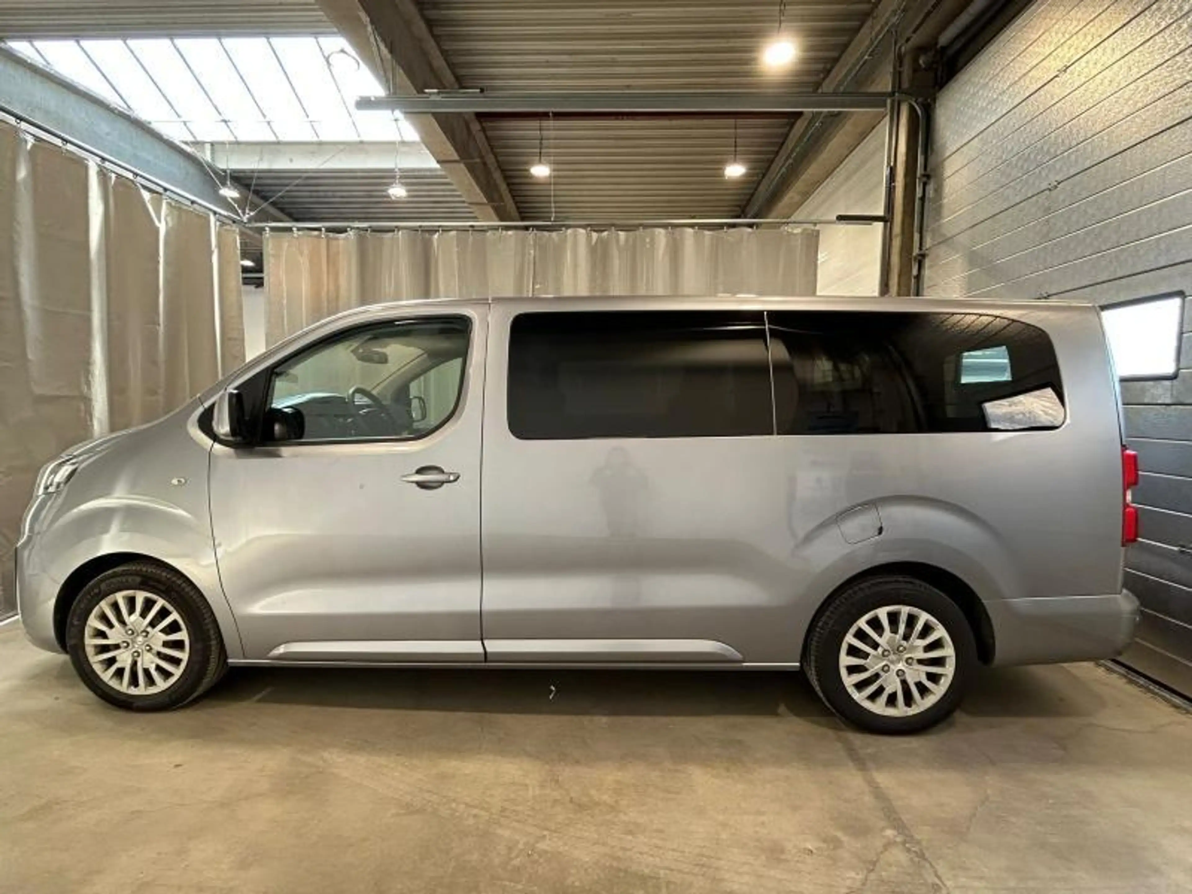 Opel Zafira Life Edition *8 Places* — photo 9