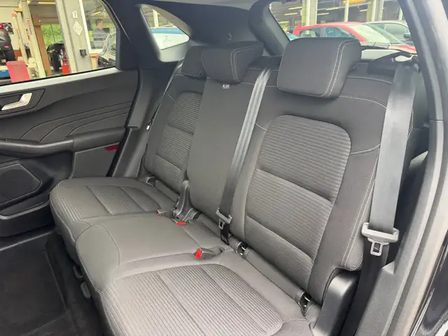 Ford Kuga view 4