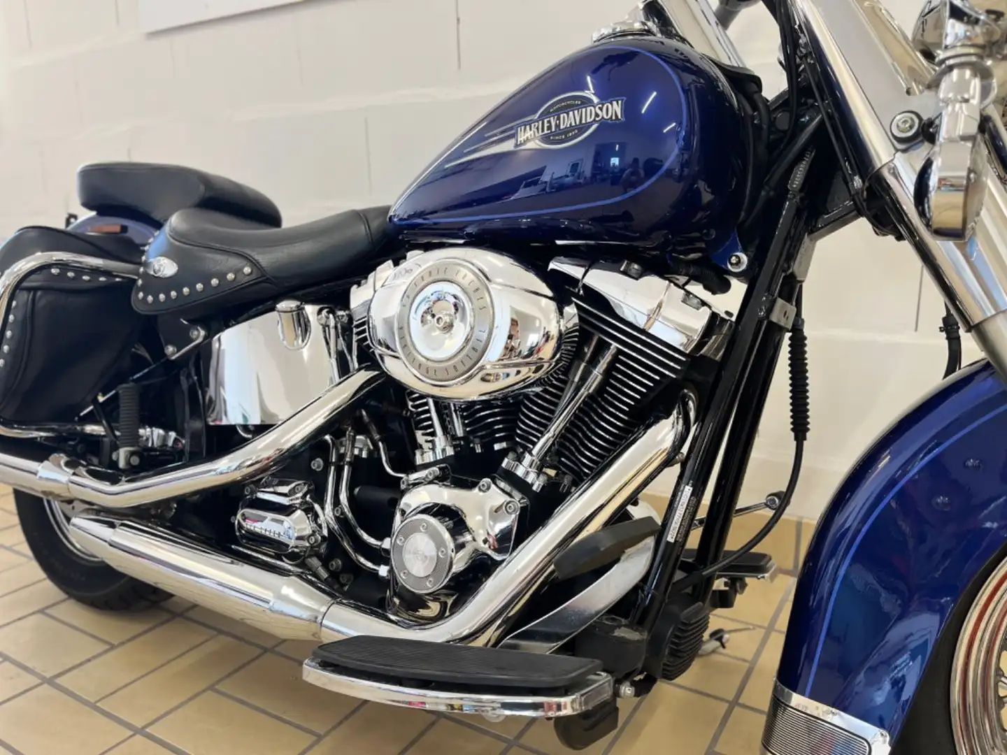Harley-Davidson Heritage Softail Classic FLSTC Albastru - 2