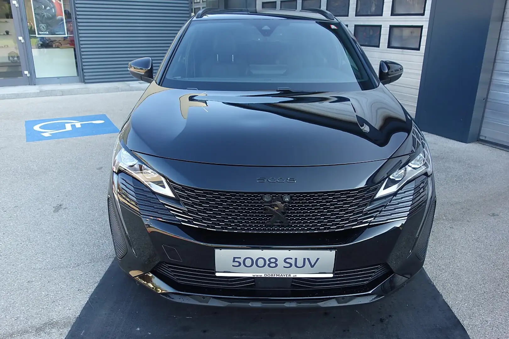 Peugeot 5008 BlueHDI 130 EAT8 GT Schwarz - 2