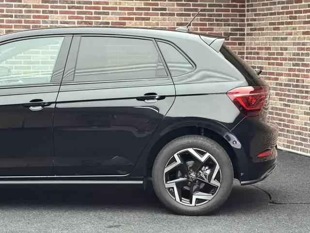 Volkswagen Polo view 12