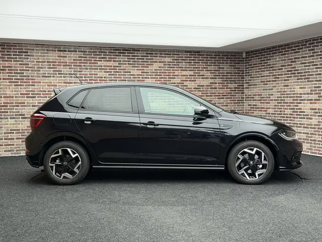 Volkswagen Polo view 5