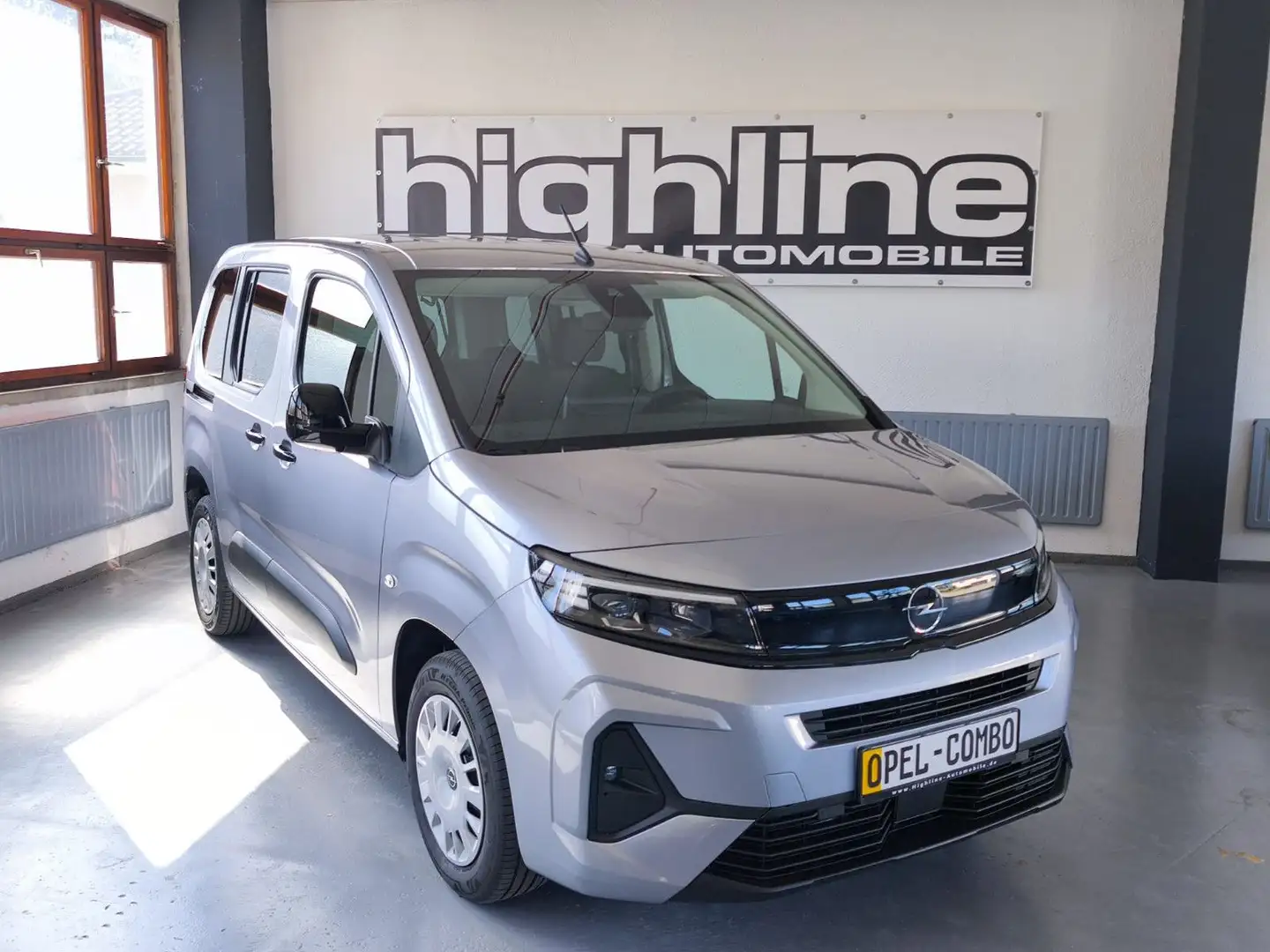 Opel Combo Life E Edition 1,2 110 PS -LED-SHZ-BT-AHK Šedá - 1