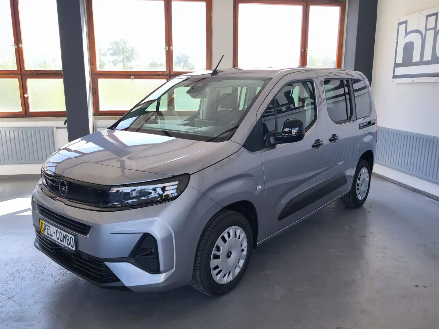 Opel Combo Life E Edition 1,2 110 PS -LED-SHZ-BT-AHK Šedá - 2