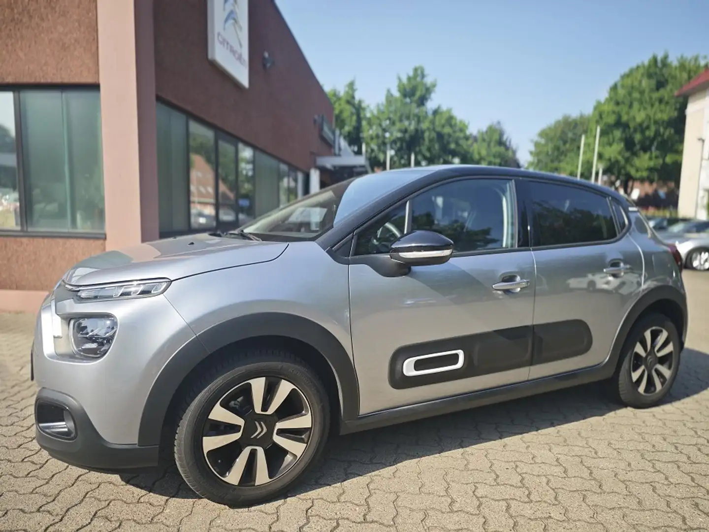 Citroen C3 1.2 PureTech 110 Max *KAMERA*PDC*KLIMA* Silber - 2