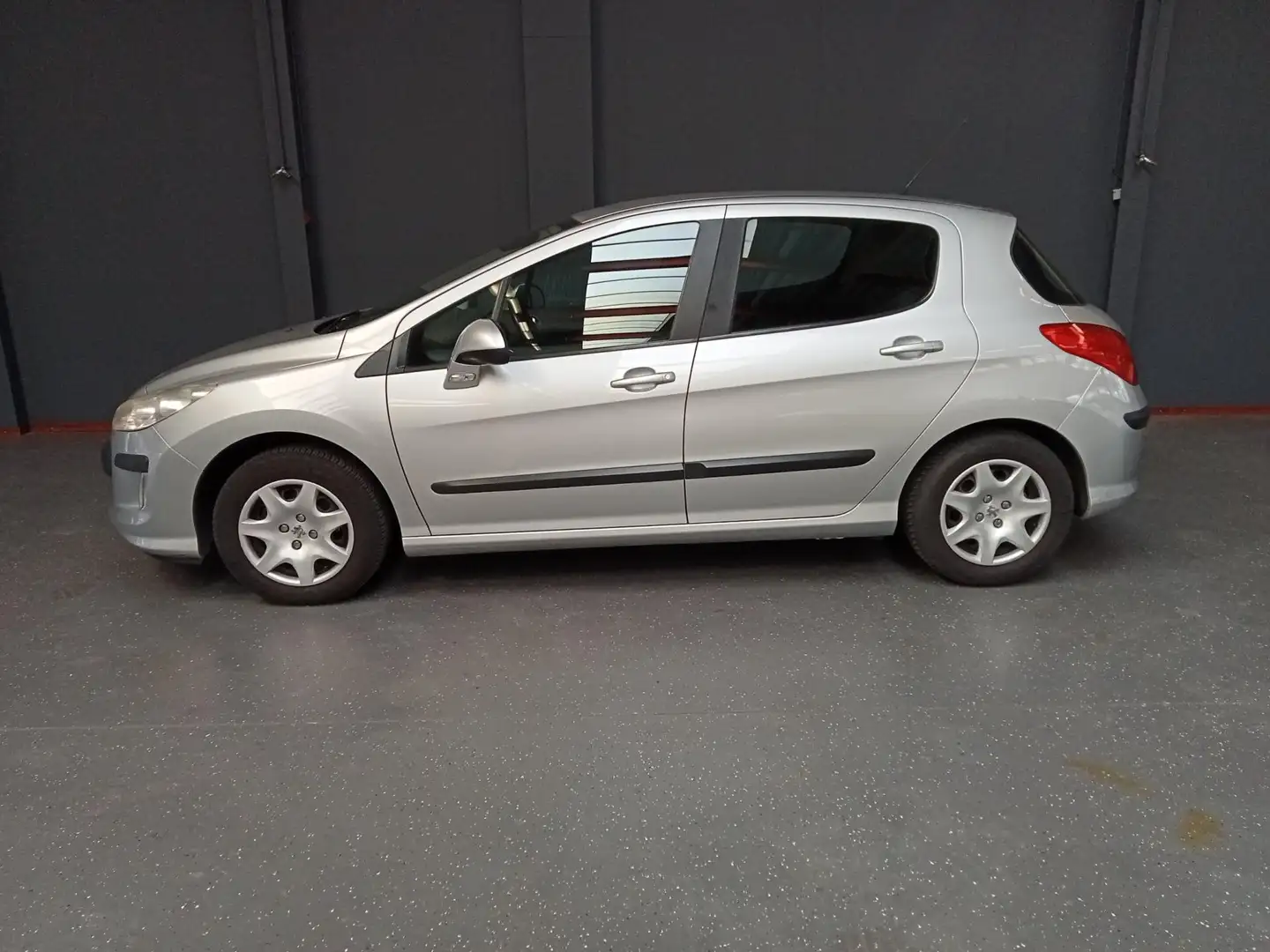 Peugeot 308 1.6 VTi XS Grau - 2