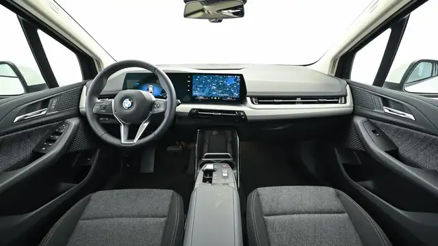 BMW 2 Series view 10
