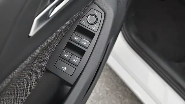BMW 2 Series view 9