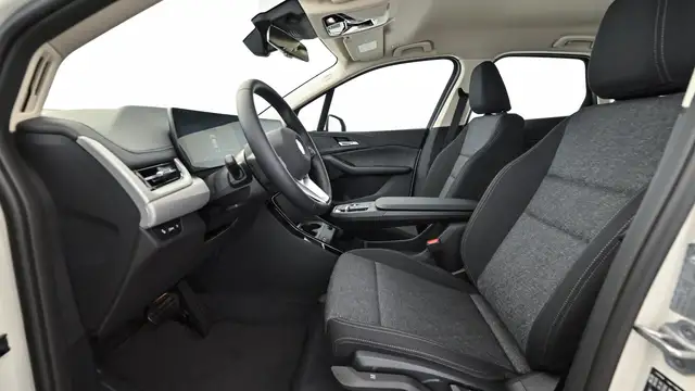 BMW 2 Series view 8