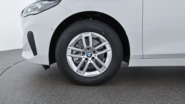 BMW 2 Series view 7