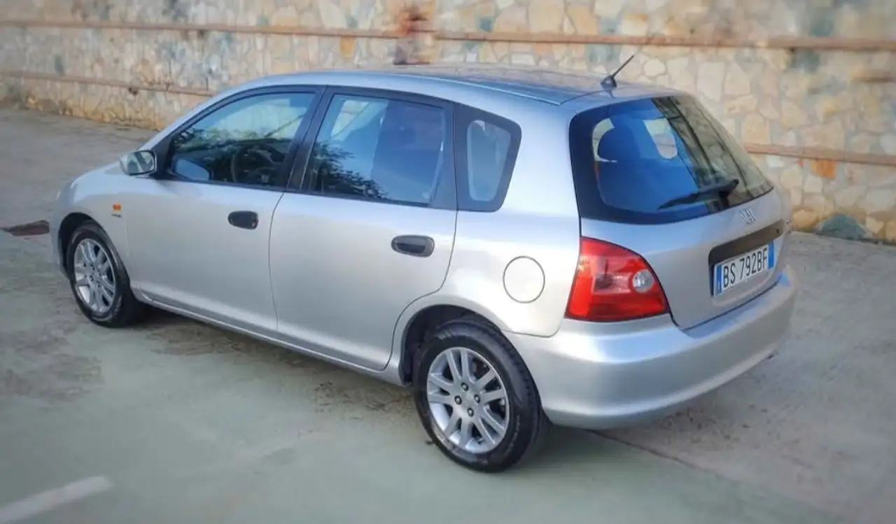 Honda Civic 1.6 v-tec LS, foto 2