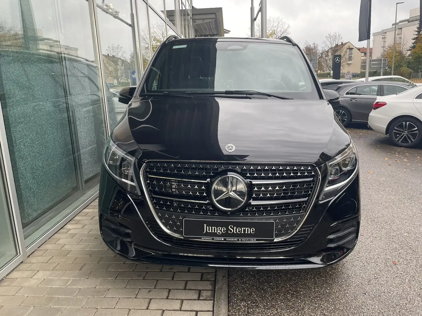Mercedes-Benz V 250 V 250 d 4MATIC AVANTGARDE Lang AMG*LEDER*PANO*DISTRONIC Schwarz - 2