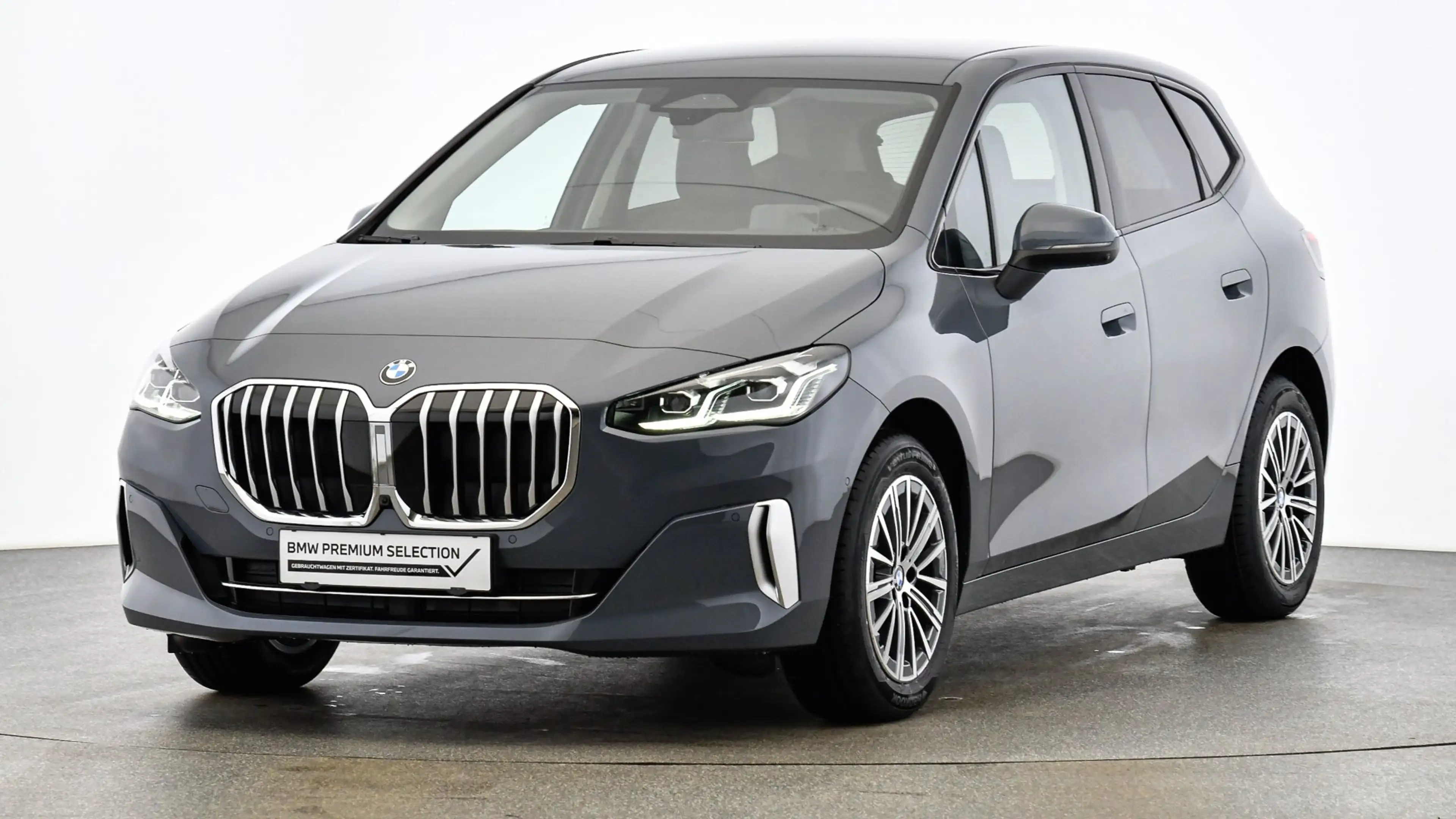 BMW 218 d — photo 12