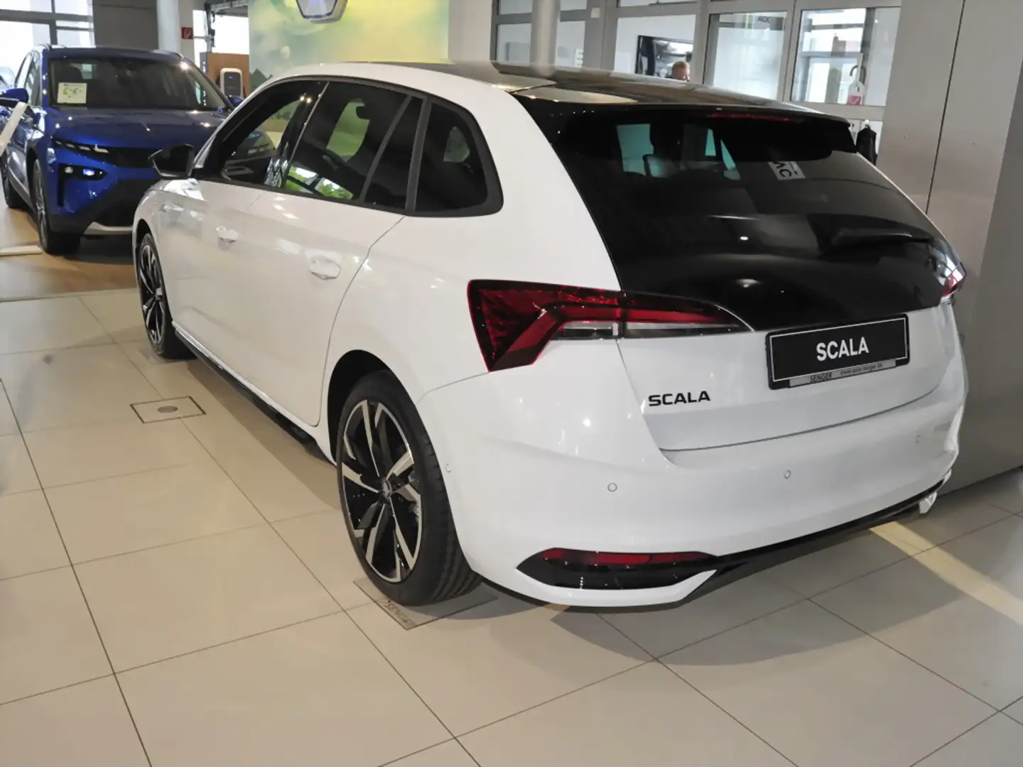 Skoda Scala Monte Carlo 1.5 TSI Emotion-Paket Panorama Weiß - 2