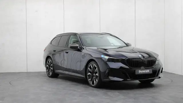 BMW 5 Series view 5