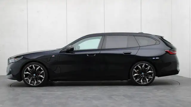 BMW 5 Series view 2