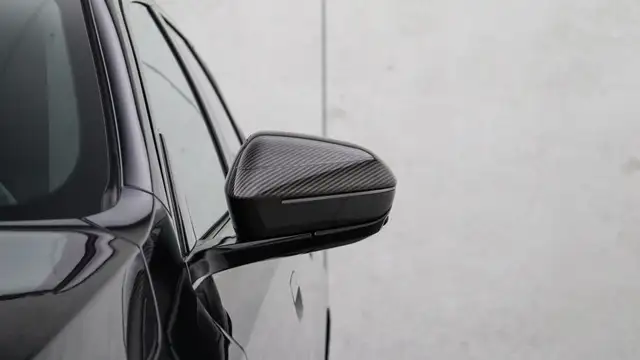 BMW 5 Series view 29