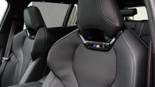 BMW 5 Series view 13