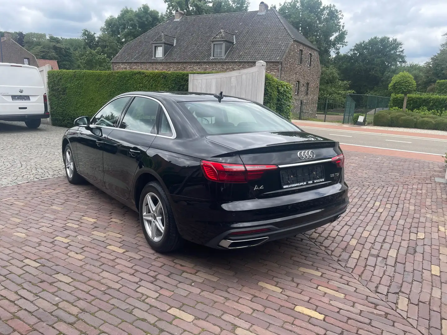 Audi A4 2,0TDI S-Tronic-163pk-AC-BLue-Cruis-Dab+Led-PDC- Zwart - 2