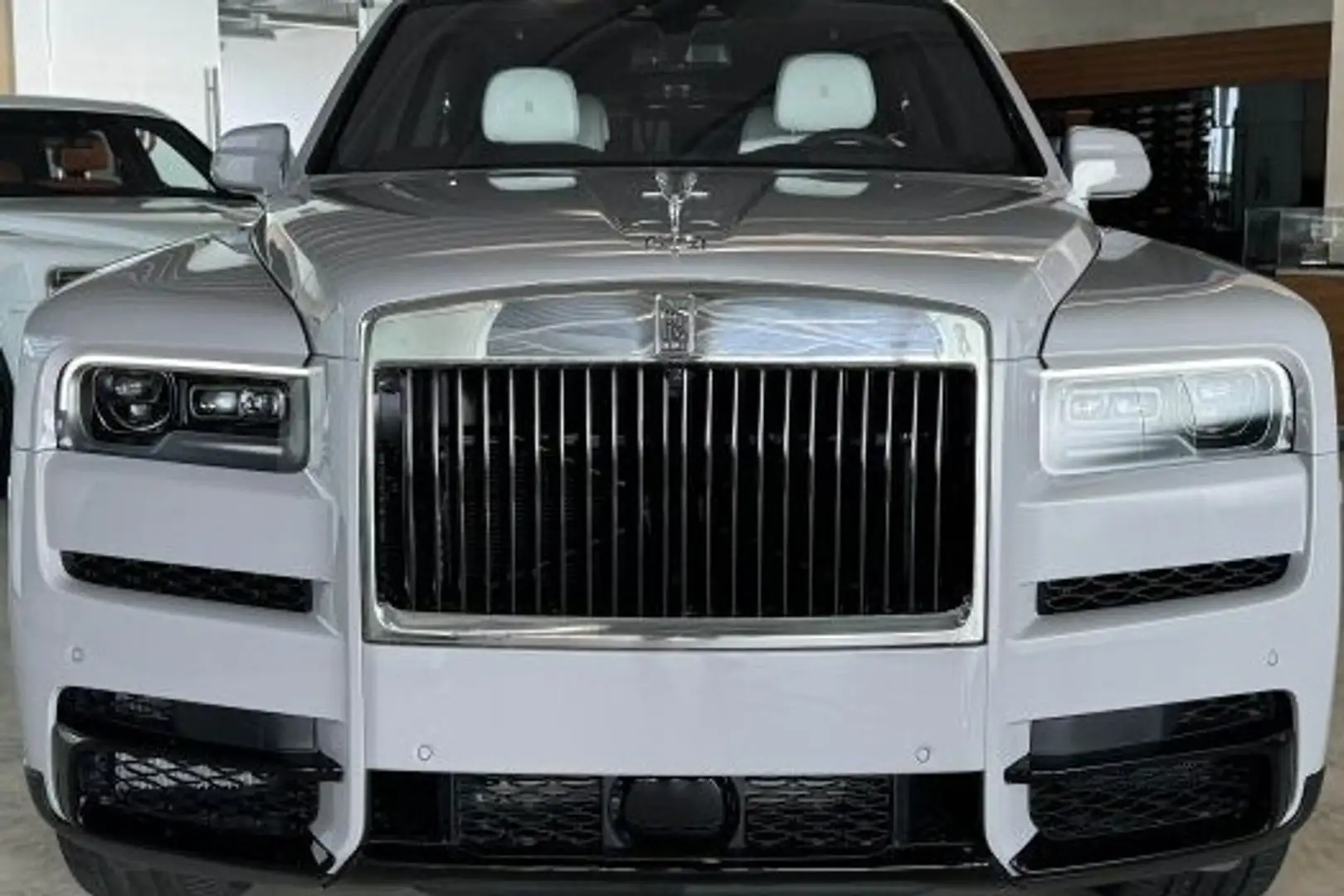 Rolls-Royce Cullinan Blanco - 2