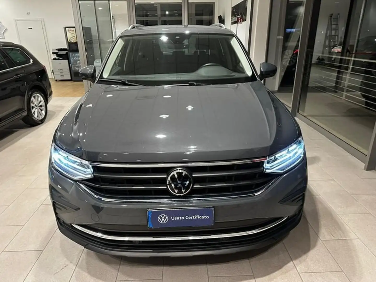 Volkswagen Tiguan 2.0 TDI 150 CV SCR DSG Life Grigio - 2