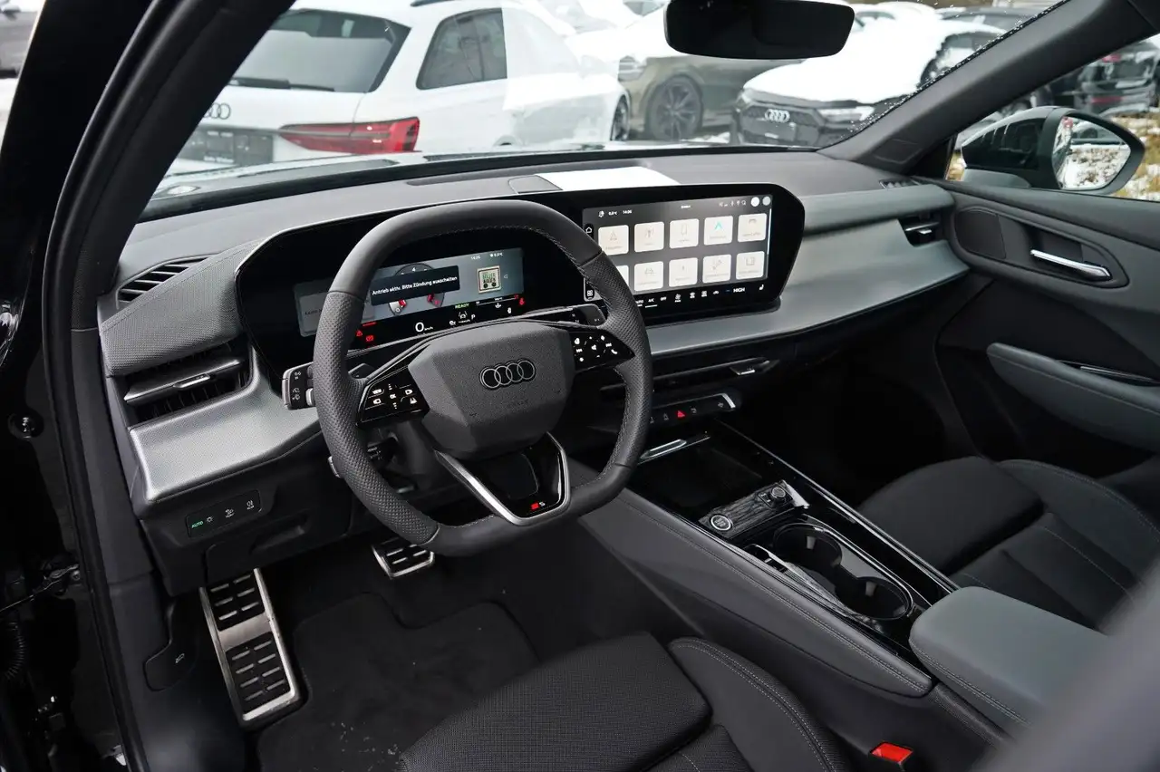 Audi Q3 TFSI TECH PLUS LED 2x S-LINE 20" 10