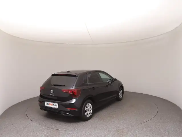 Volkswagen Polo view 4