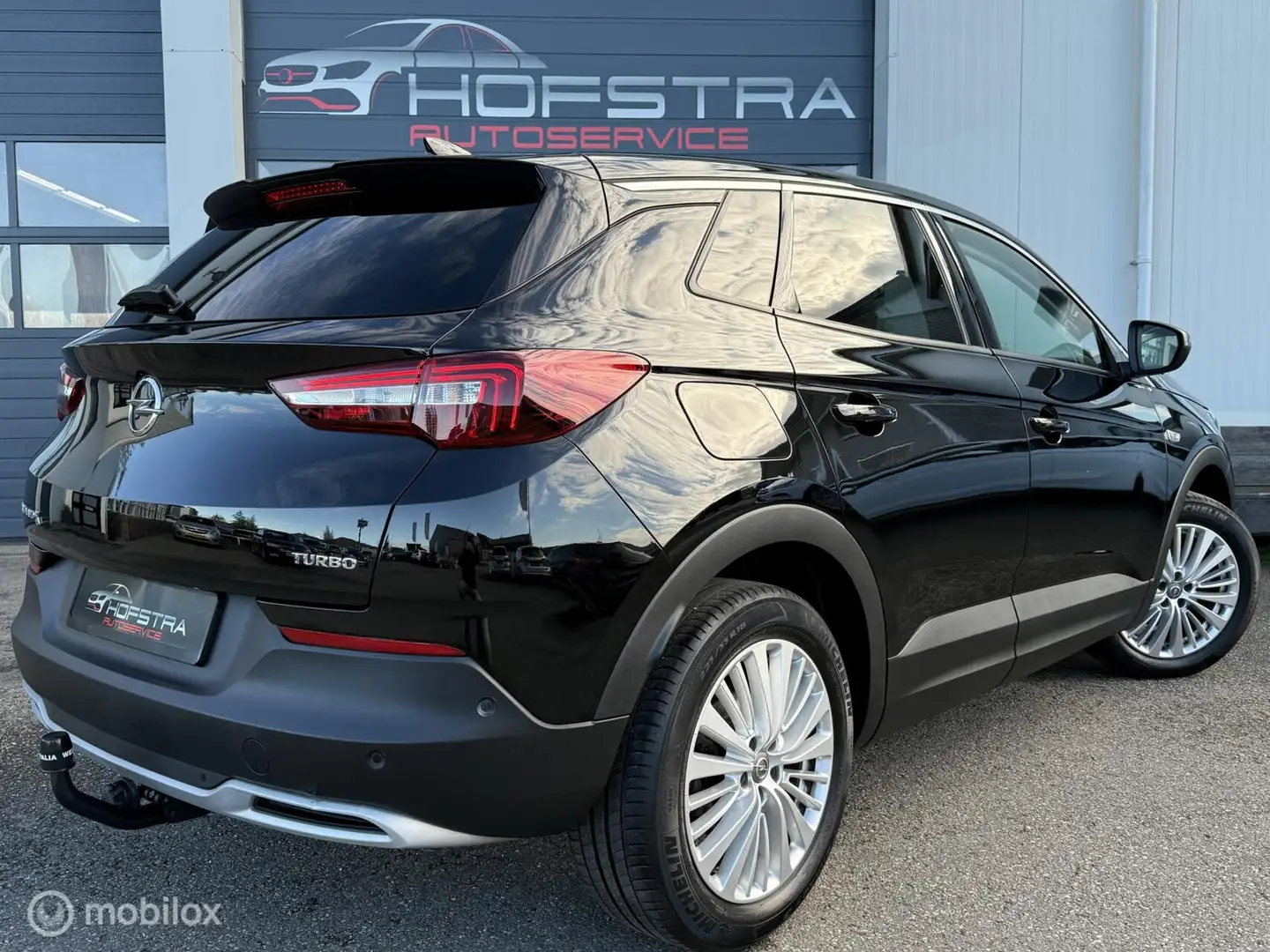 Opel Grandland X 1.2 Turbo Innovation Aut. Trekhk Winterpack Full-L Schwarz - 2